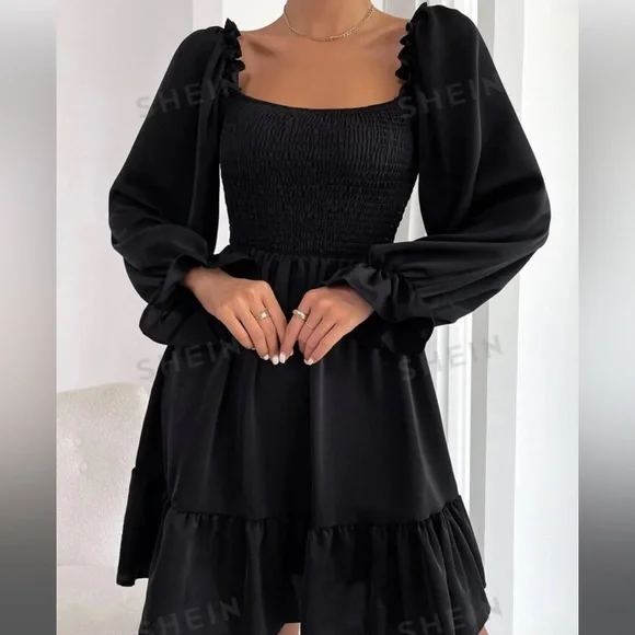 ❌ SOLD ❌ Black puff sleeve midi dress - Picture 3 of 3